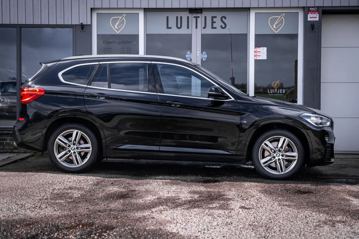 sDrive20i 192pk M-Sport|Org.NL|Leder|Camera|Afn.Trekhaak|HuD|Elek.A-klep|Dealer-onderhouden