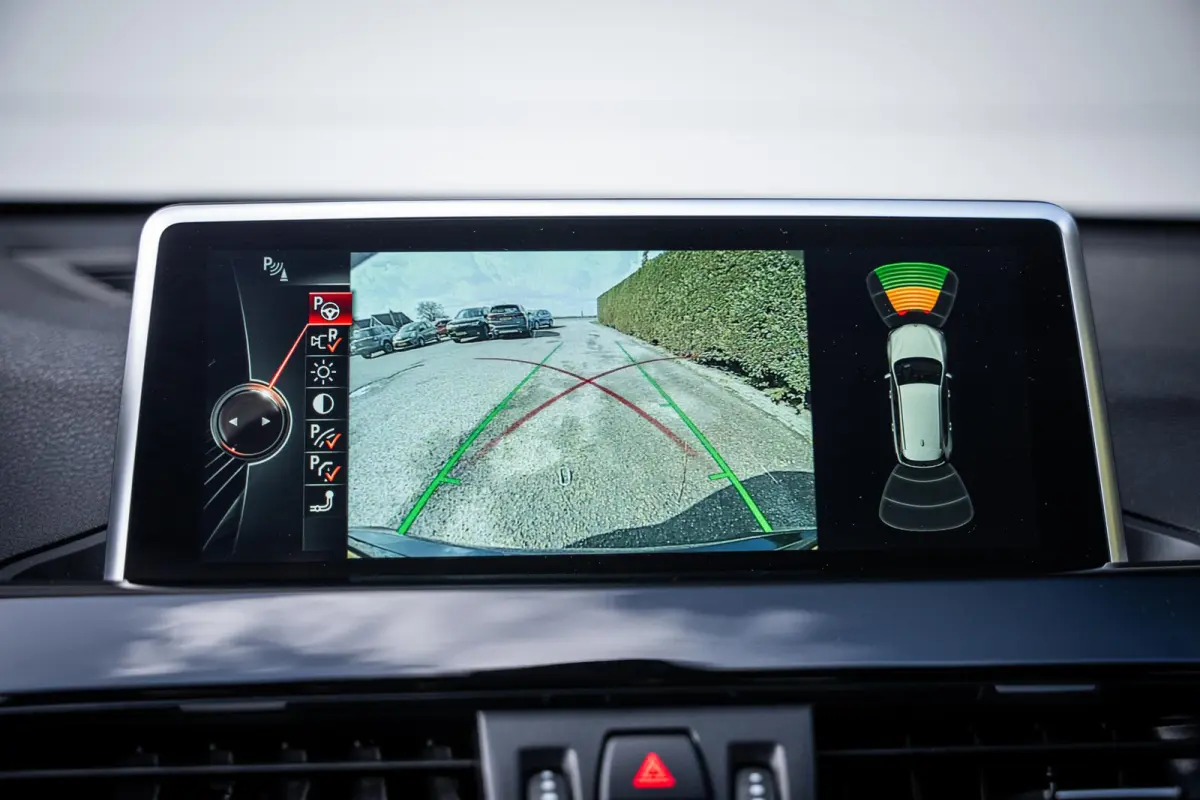 sDrive20i 192pk M-Sport|Org.NL|Leder|Camera|Afn.Trekhaak|HuD|Elek.A-klep|Dealer-onderhouden