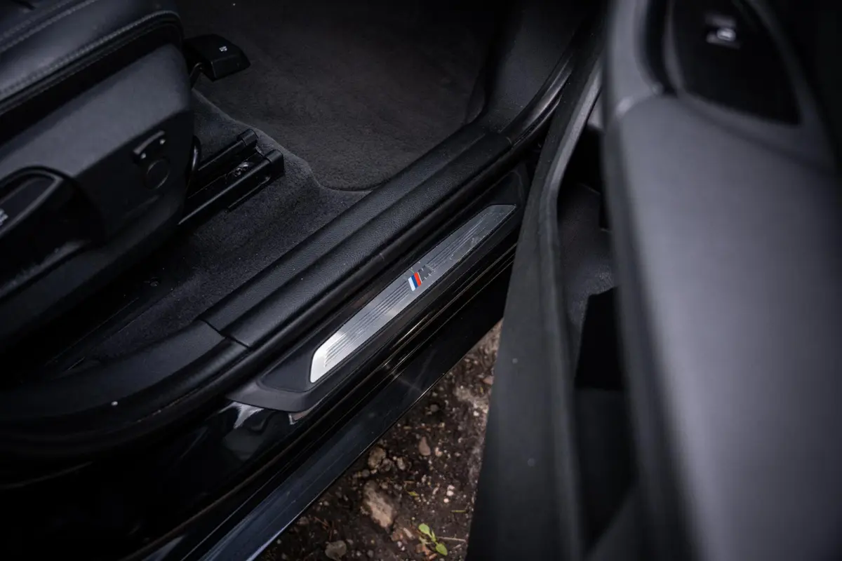 sDrive20i 192pk M-Sport|Org.NL|Leder|Camera|Afn.Trekhaak|HuD|Elek.A-klep|Dealer-onderhouden