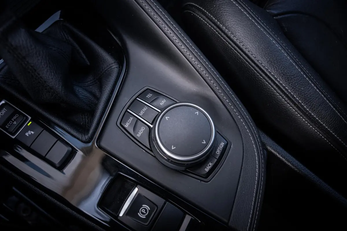 sDrive20i 192pk M-Sport|Org.NL|Leder|Camera|Afn.Trekhaak|HuD|Elek.A-klep|Dealer-onderhouden