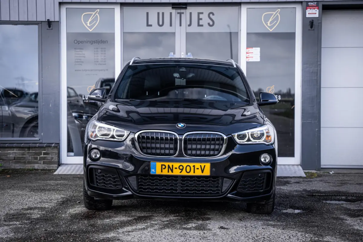 sDrive20i 192pk M-Sport|Org.NL|Leder|Camera|Afn.Trekhaak|HuD|Elek.A-klep|Dealer-onderhouden
