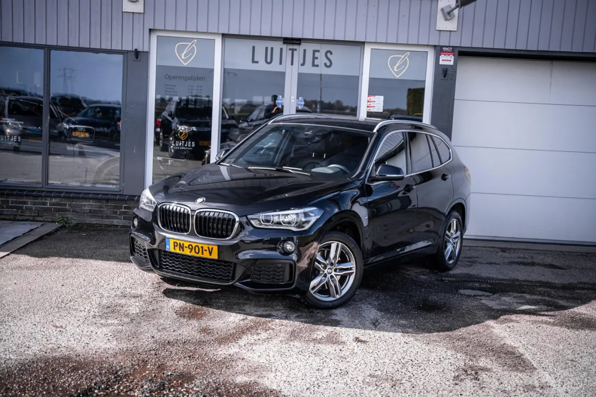 sDrive20i 192pk M-Sport|Org.NL|Leder|Camera|Afn.Trekhaak|HuD|Elek.A-klep|Dealer-onderhouden