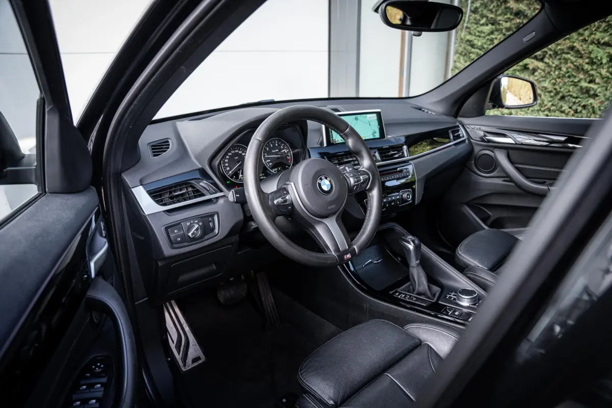 sDrive20i 192pk M-Sport|Org.NL|Leder|Camera|Afn.Trekhaak|HuD|Elek.A-klep|Dealer-onderhouden