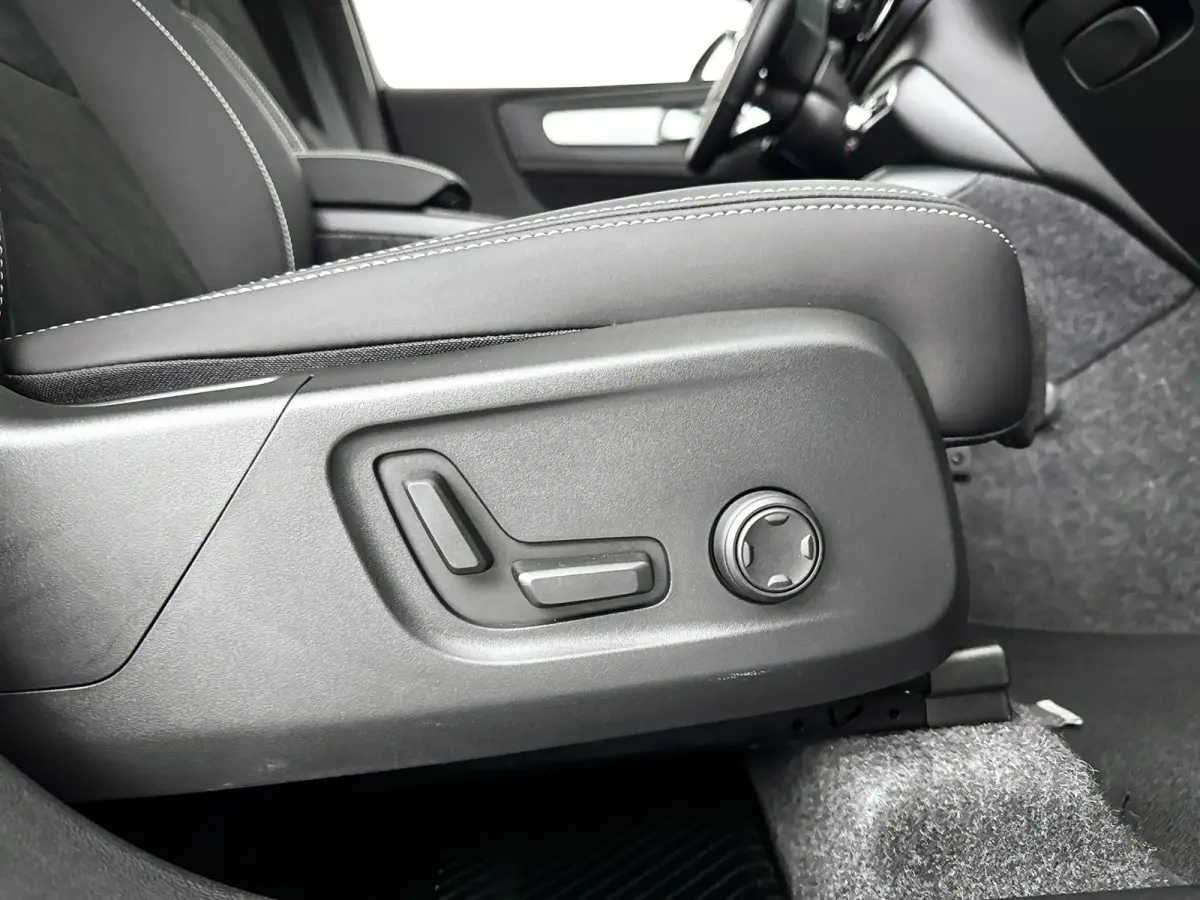 B4 Plus Dark | Panoramadak | Parkeercamera | Harman Kardon | Stoel- en stuurverwarming | Trekhaak
