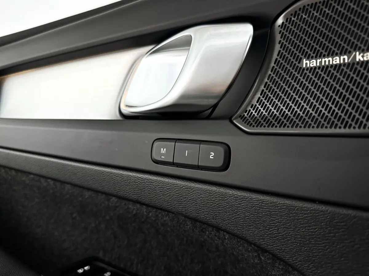 B4 Plus Dark | Panoramadak | Parkeercamera | Harman Kardon | Stoel- en stuurverwarming | Trekhaak