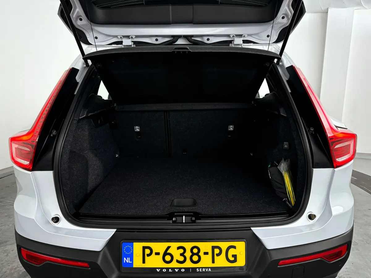 T2 Momentum | Park assist | Cruise control | Climate control | Navigatie