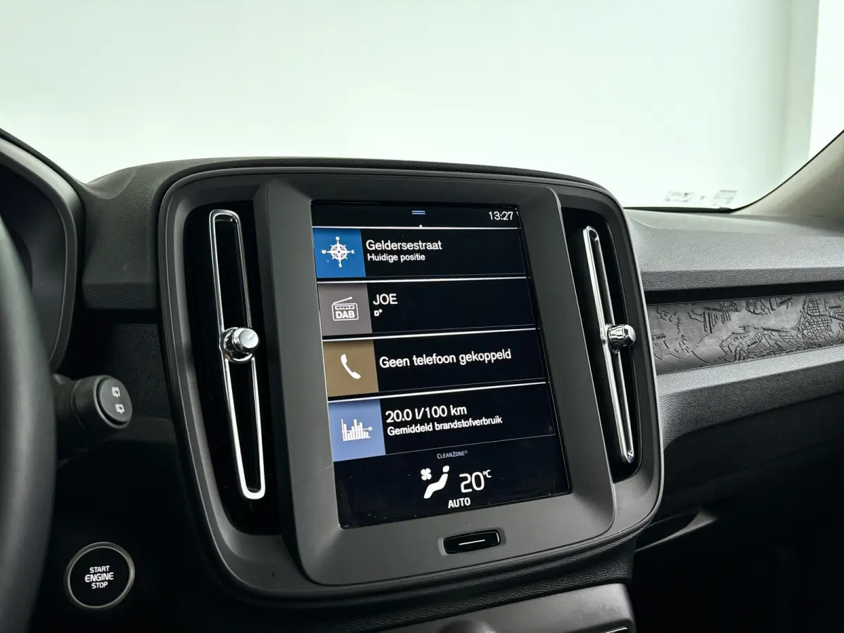 T2 Momentum | Park assist | Cruise control | Climate control | Navigatie