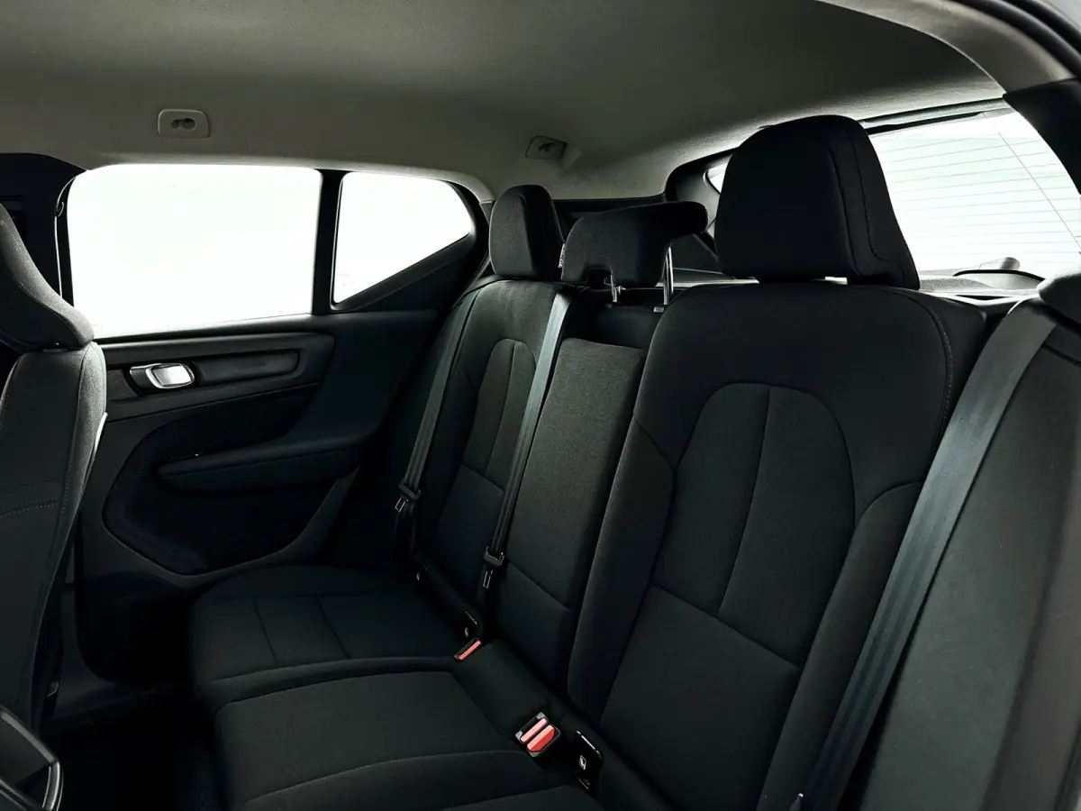 T2 Momentum | Park assist | Cruise control | Climate control | Navigatie