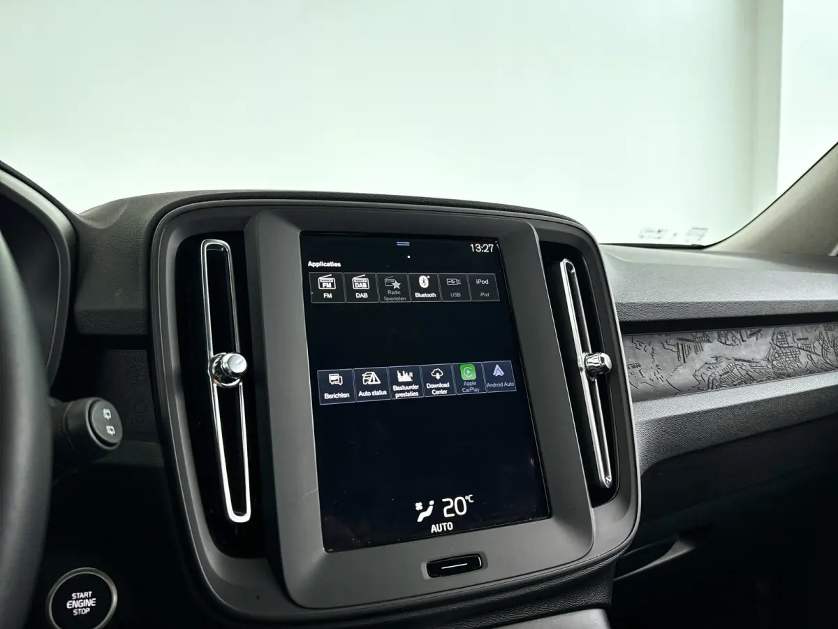 T2 Momentum | Park assist | Cruise control | Climate control | Navigatie