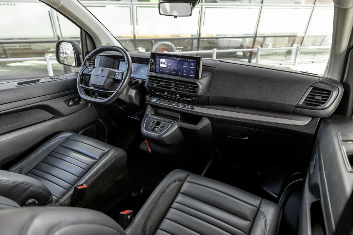 2.0 BlueHDi 180 L3 Sport DC | LED | ACC | Lederen bekleding | CarPlay | Camera | Blind Spot | Trekhaak | Stoelverwarming | Orig. NL auto