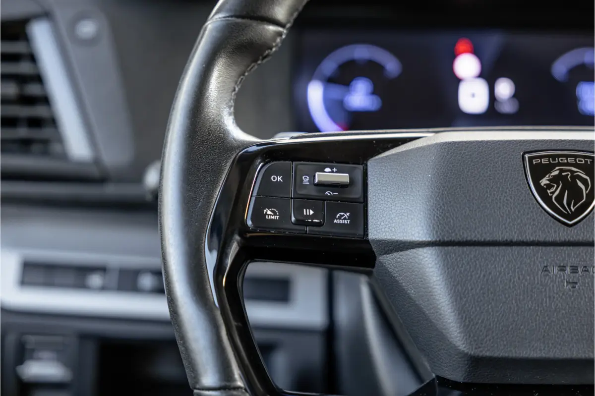 2.0 BlueHDi 180 L3 Sport DC | LED | ACC | Lederen bekleding | CarPlay | Camera | Blind Spot | Trekhaak | Stoelverwarming | Orig. NL auto