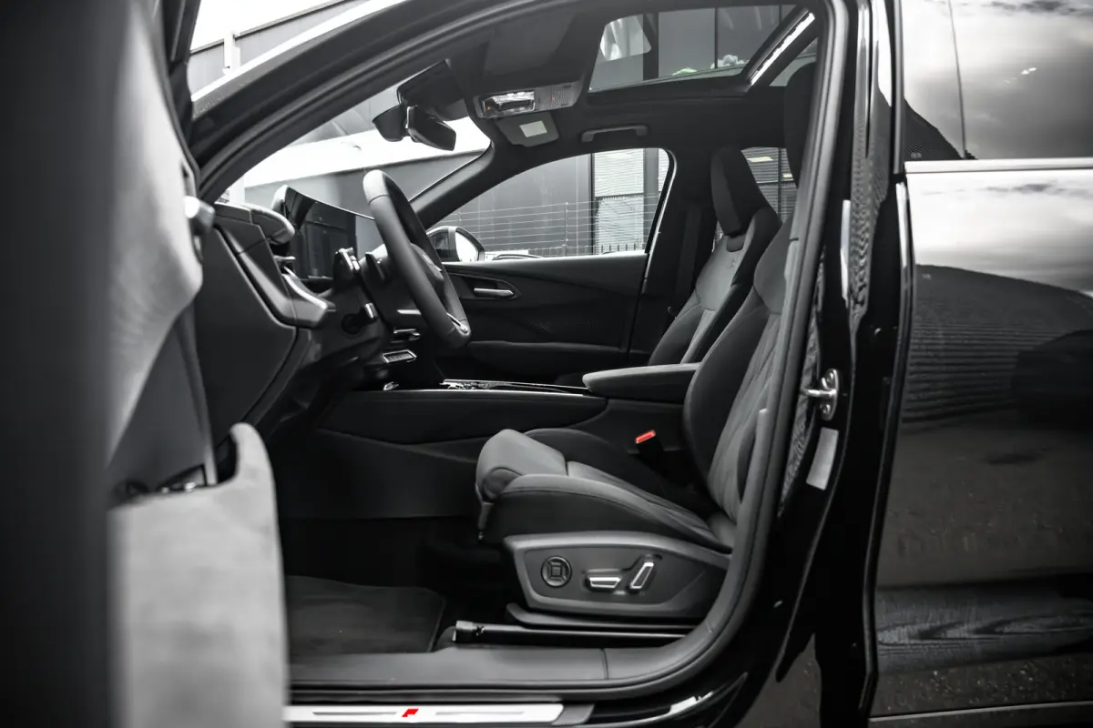 S edition | Adaptive cruise control | Audi sound system | Cruise control