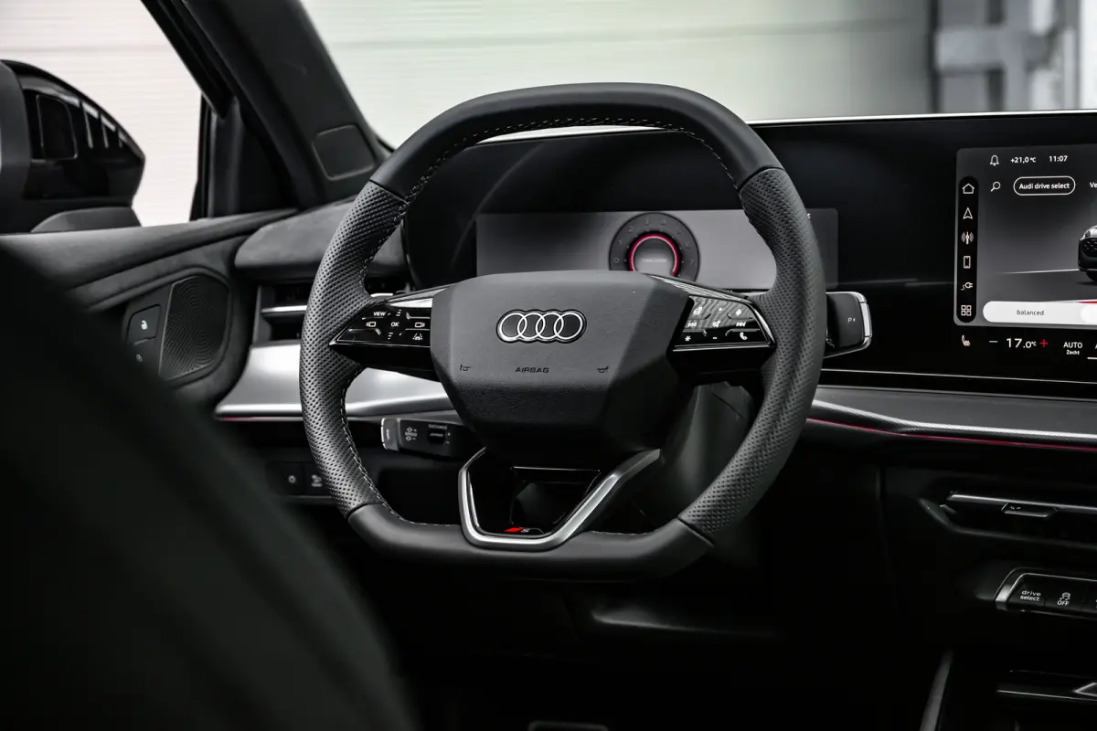 S edition | Adaptive cruise control | Audi sound system | Cruise control