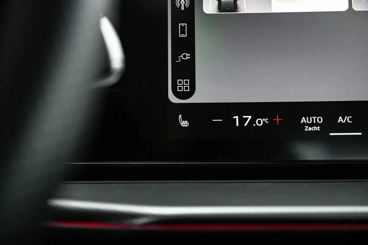 S edition | Adaptive cruise control | Audi sound system | Cruise control