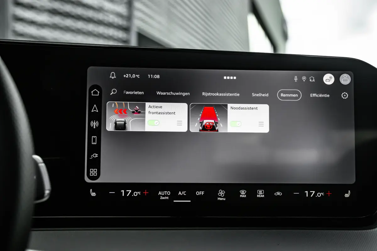 S edition | Adaptive cruise control | Audi sound system | Cruise control