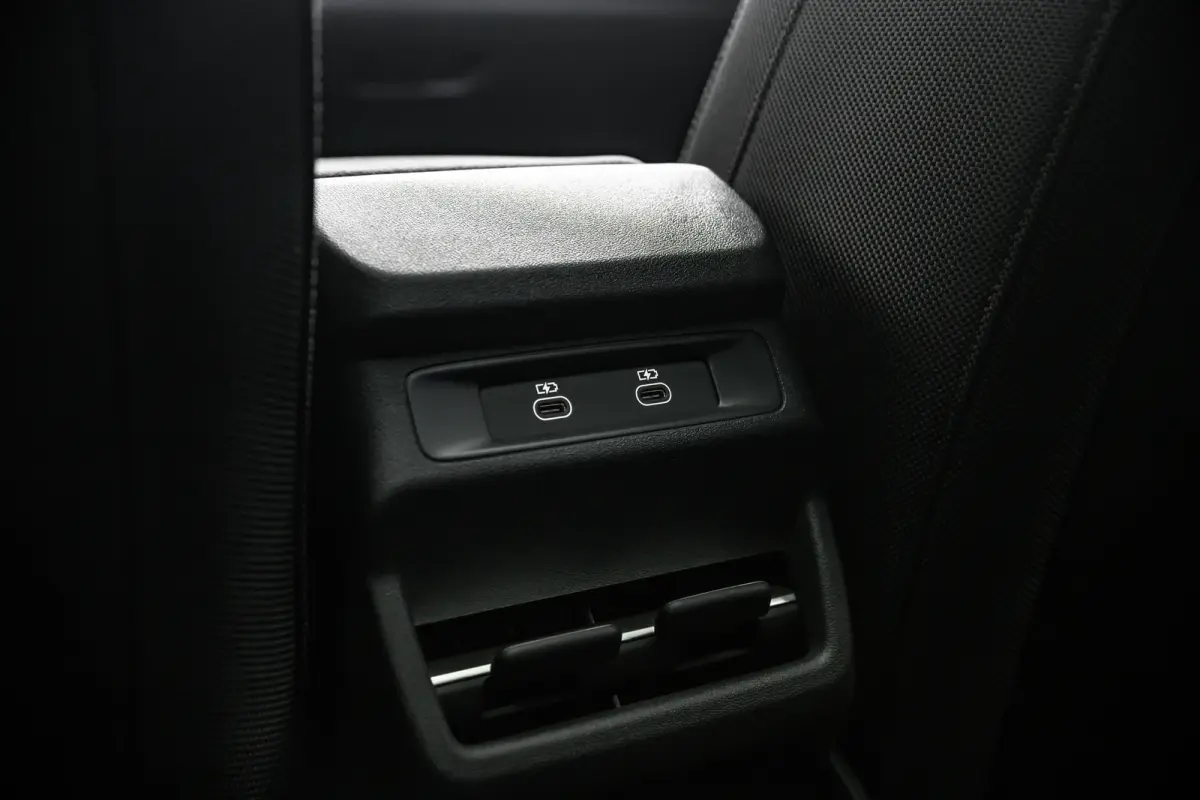 S edition | Adaptive cruise control | Audi sound system | Cruise control