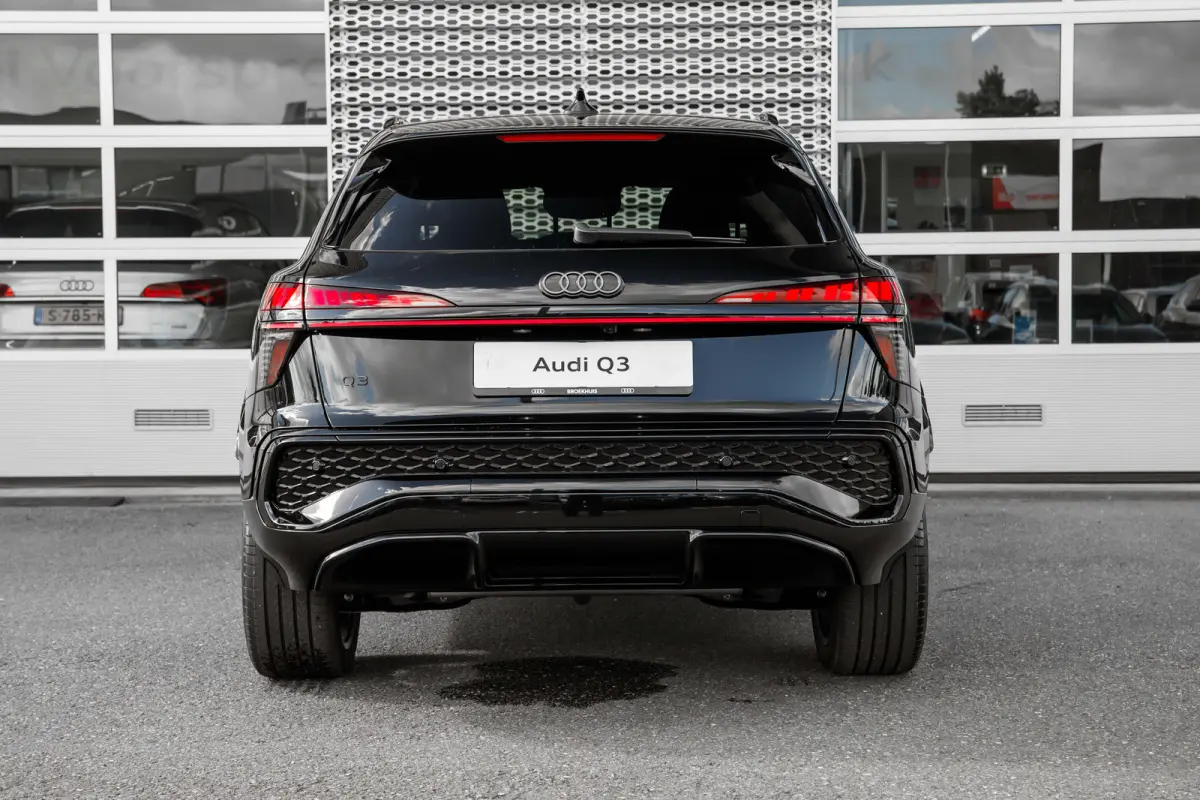 S edition | Adaptive cruise control | Audi sound system | Cruise control