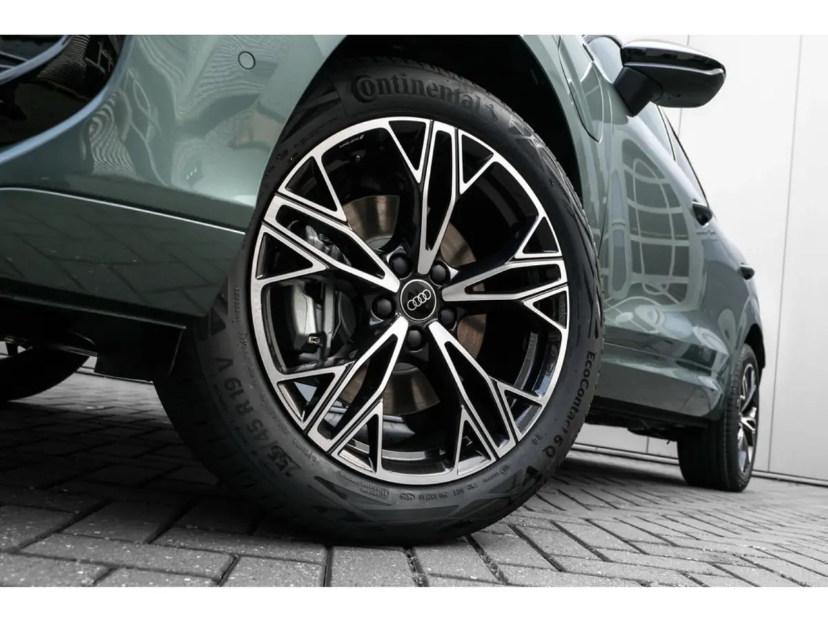 S edition | Adaptive cruise control | Audi sound system | Cruise control