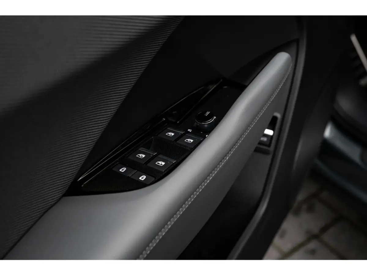 S edition | Adaptive cruise control | Audi sound system | Cruise control