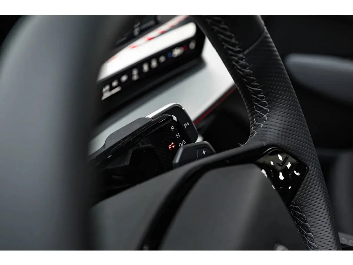 S edition | Adaptive cruise control | Audi sound system | Cruise control