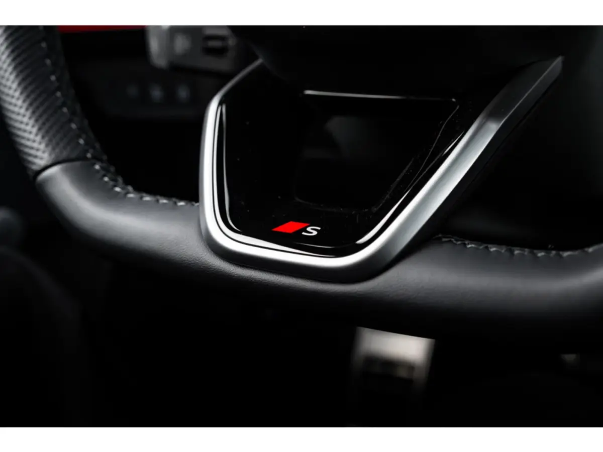 S edition | Adaptive cruise control | Audi sound system | Cruise control