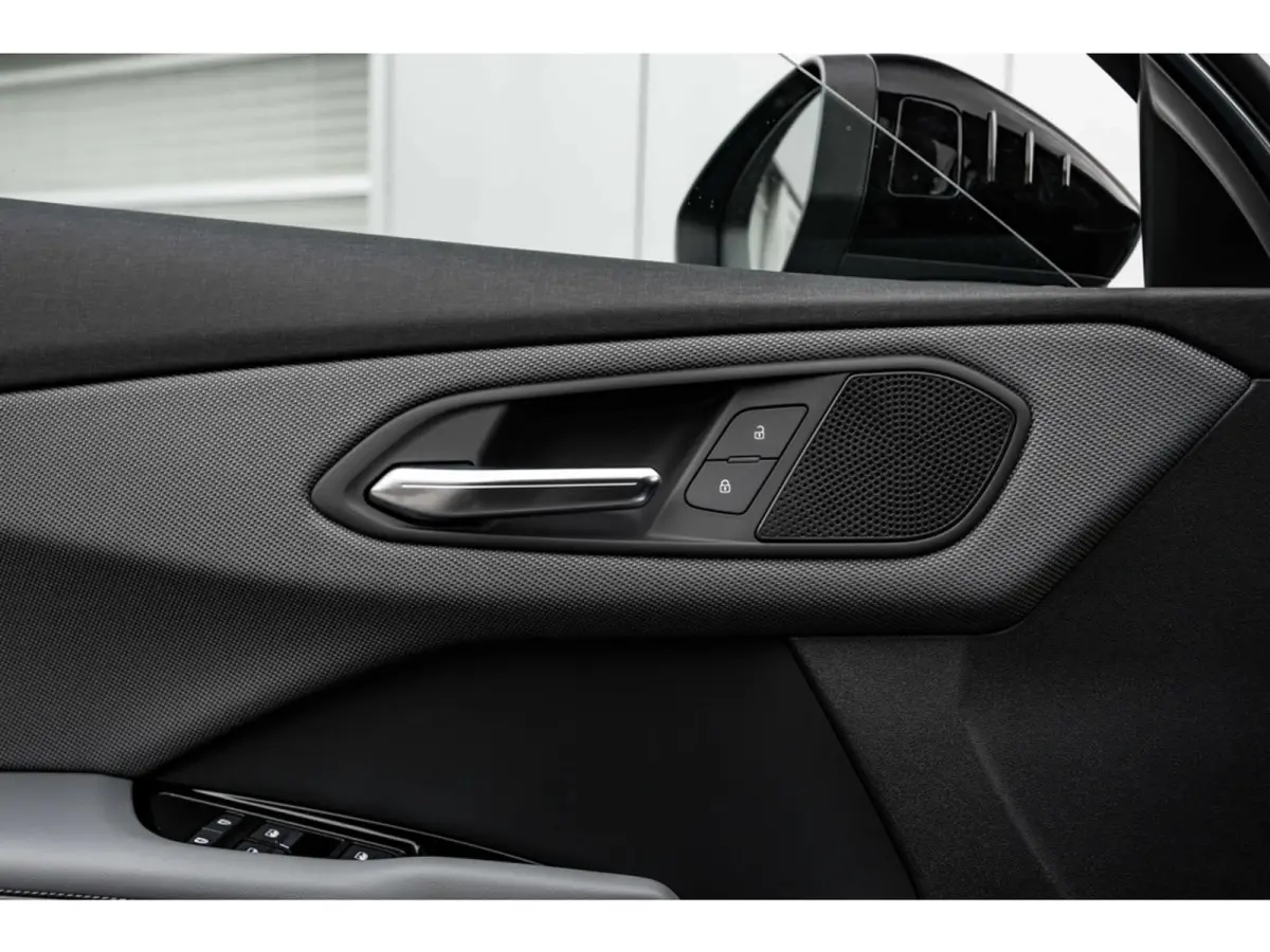 S edition | Adaptive cruise control | Audi sound system | Cruise control