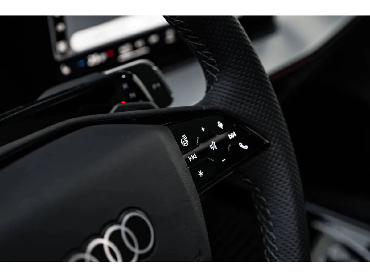 S edition | Adaptive cruise control | Audi sound system | Cruise control