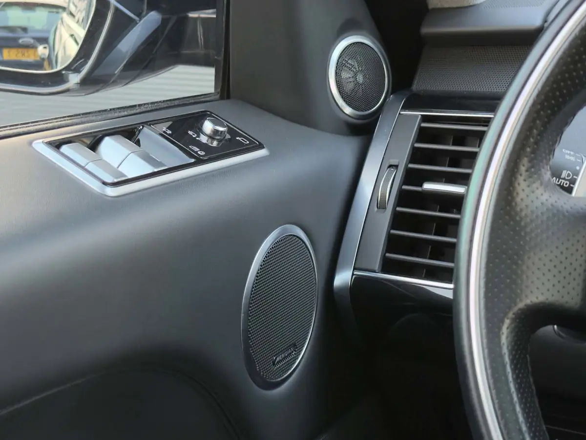 P400e Autobiography Dynamic, Pano, Alcantara, HUD, Koelkast, Stoelventilatie/verwarming, Meridian,