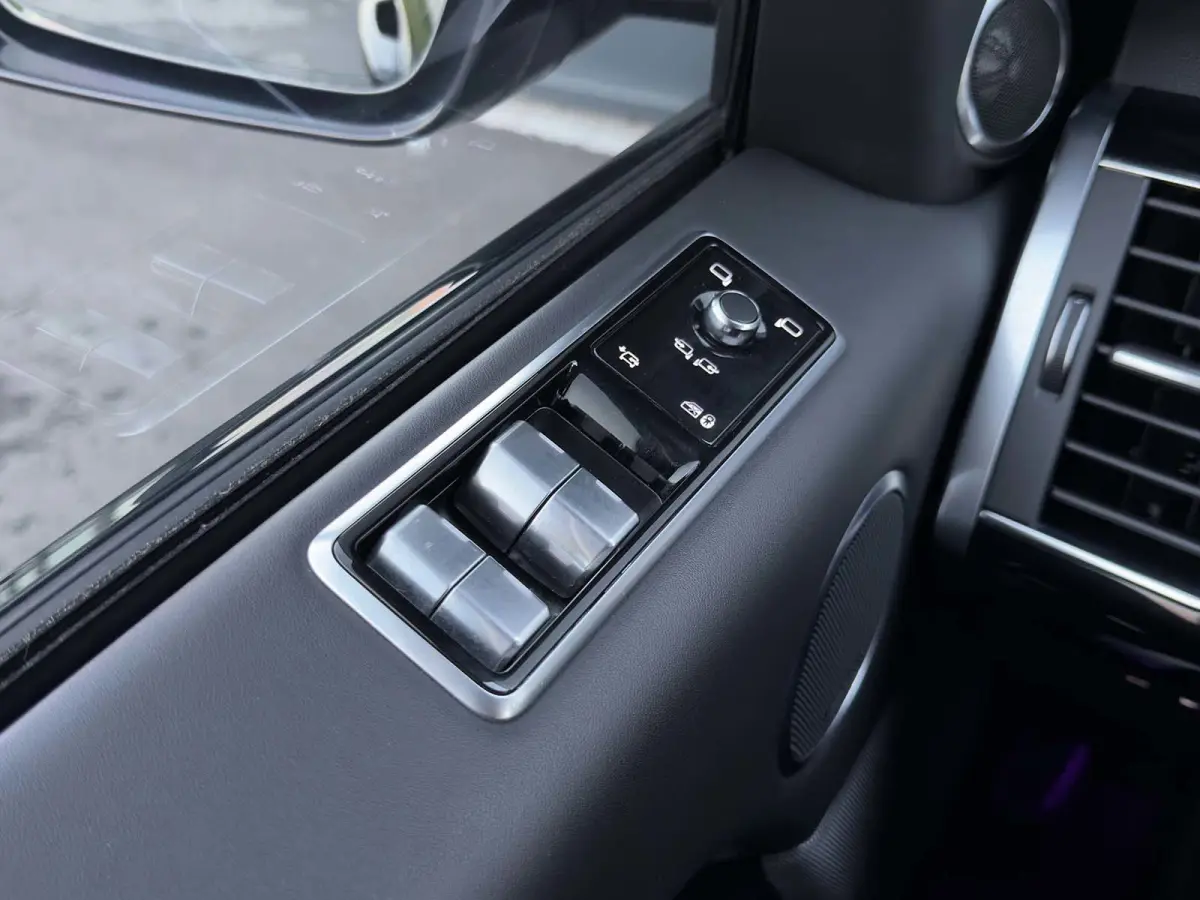 P400e Autobiography Dynamic, Pano, Alcantara, HUD, Koelkast, Stoelventilatie/verwarming, Meridian,