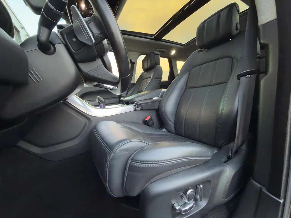 P400e Autobiography Dynamic, Pano, Alcantara, HUD, Koelkast, Stoelventilatie/verwarming, Meridian,
