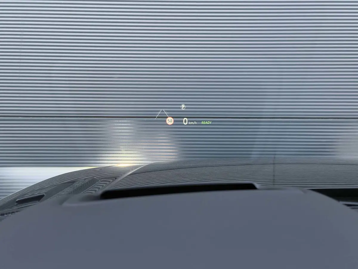 P400e Autobiography Dynamic, Pano, Alcantara, HUD, Koelkast, Stoelventilatie/verwarming, Meridian,