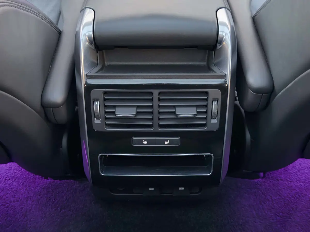 P400e Autobiography Dynamic, Pano, Alcantara, HUD, Koelkast, Stoelventilatie/verwarming, Meridian,