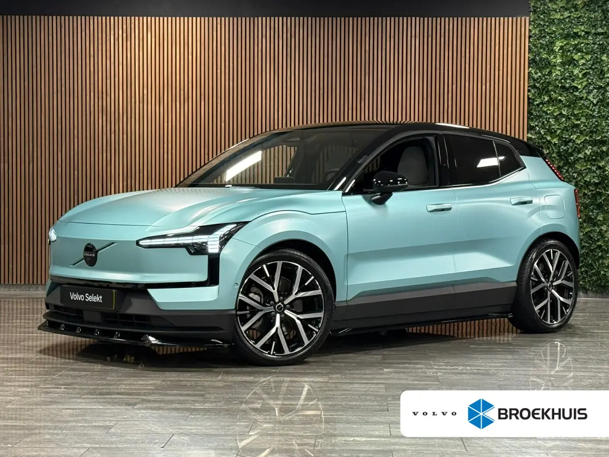 Twin Motor Performance Ultra 69 kWh | Uniek! | Volvo Flash Green/Zwart | Bodykit rondom | Heico verlaging set | Heico verbreding set | Dakspoiler | Black Pack: zwart logo | 360° 3D Camera |
