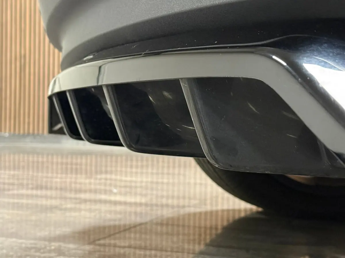 Twin Motor Performance Ultra 69 kWh | Uniek! | Volvo Flash Green/Zwart | Bodykit rondom | Heico verlaging set | Heico verbreding set | Dakspoiler | Black Pack: zwart logo | 360° 3D Camera |