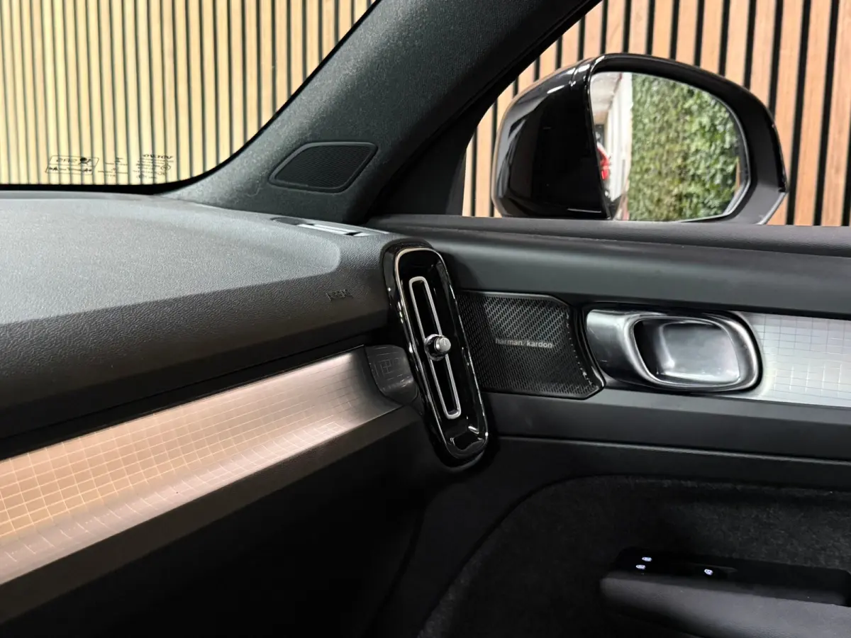 T5 Plus Dark | Trekhaak | Harman Kardon | Parkeercamera | All Season banden | Adaptieve Cruise Control | Pilot Assist | BLIS Dode Hoek Detectie | Bestuurdersstoel elektrisch geheugen | Stoel