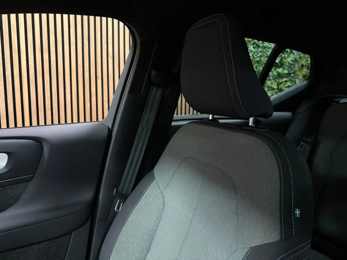 T5 Plus Dark | Trekhaak | Harman Kardon | Parkeercamera | All Season banden | Adaptieve Cruise Control | Pilot Assist | BLIS Dode Hoek Detectie | Bestuurdersstoel elektrisch geheugen | Stoel