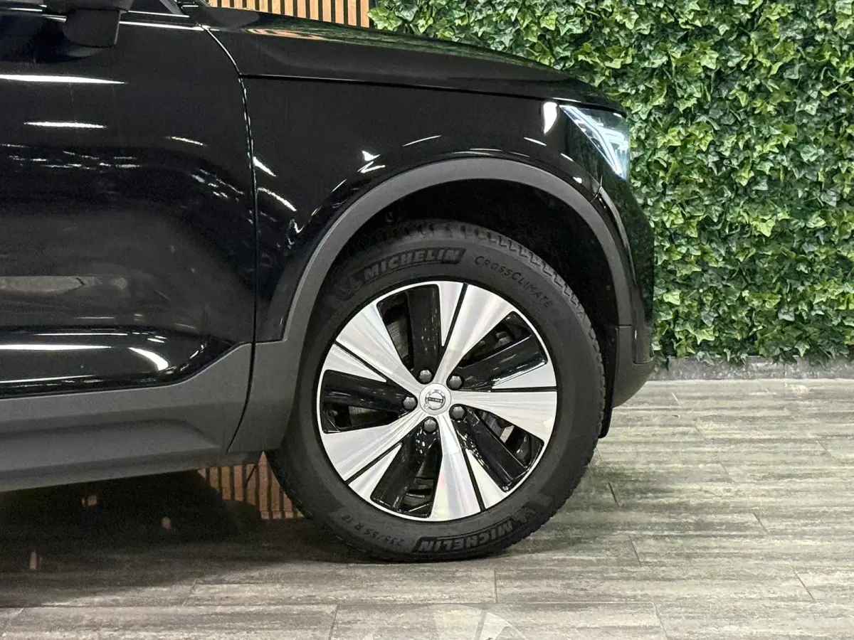 T5 Plus Dark | Trekhaak | Harman Kardon | Parkeercamera | All Season banden | Adaptieve Cruise Control | Pilot Assist | BLIS Dode Hoek Detectie | Bestuurdersstoel elektrisch geheugen | Stoel