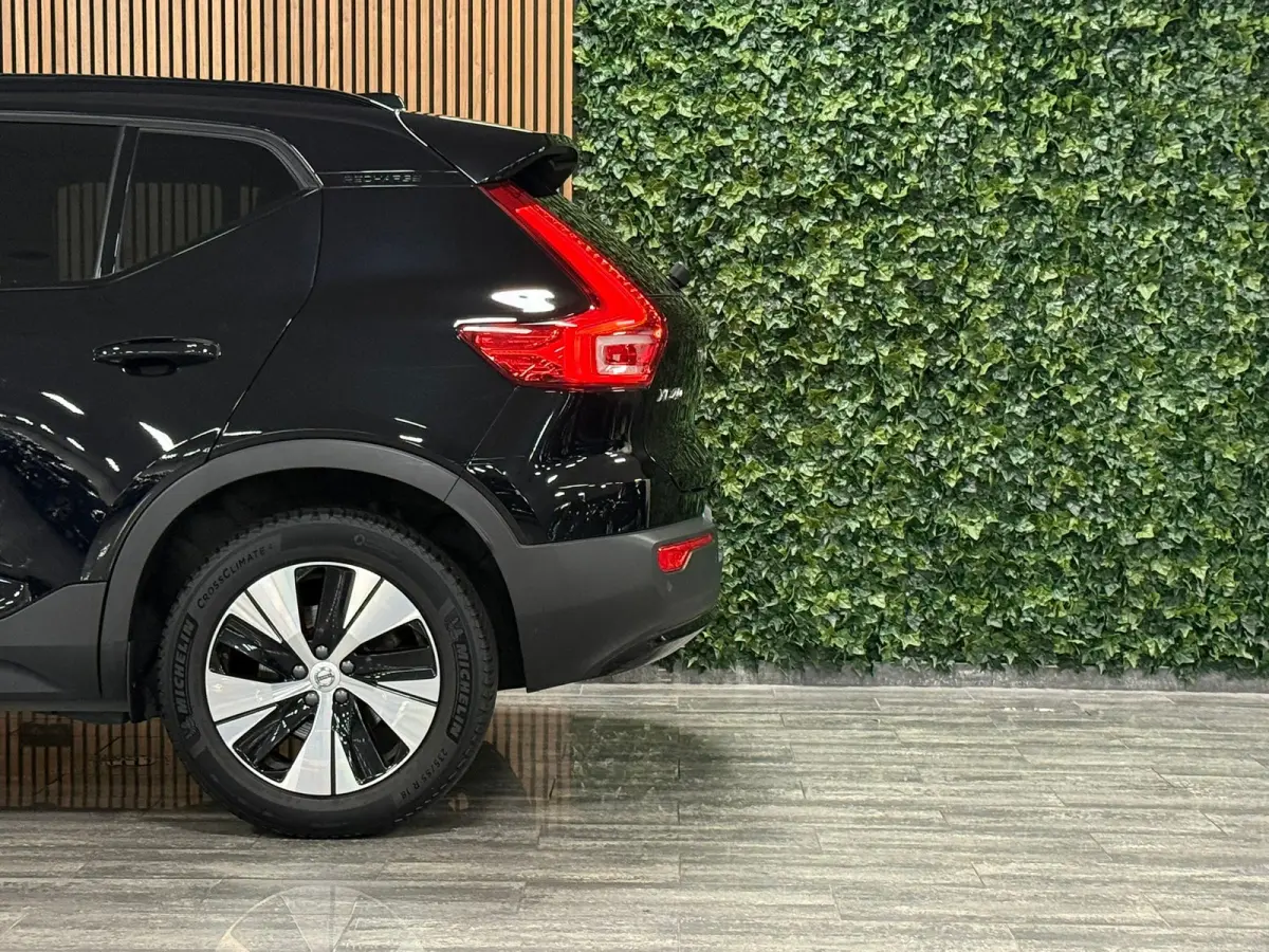 T5 Plus Dark | Trekhaak | Harman Kardon | Parkeercamera | All Season banden | Adaptieve Cruise Control | Pilot Assist | BLIS Dode Hoek Detectie | Bestuurdersstoel elektrisch geheugen | Stoel