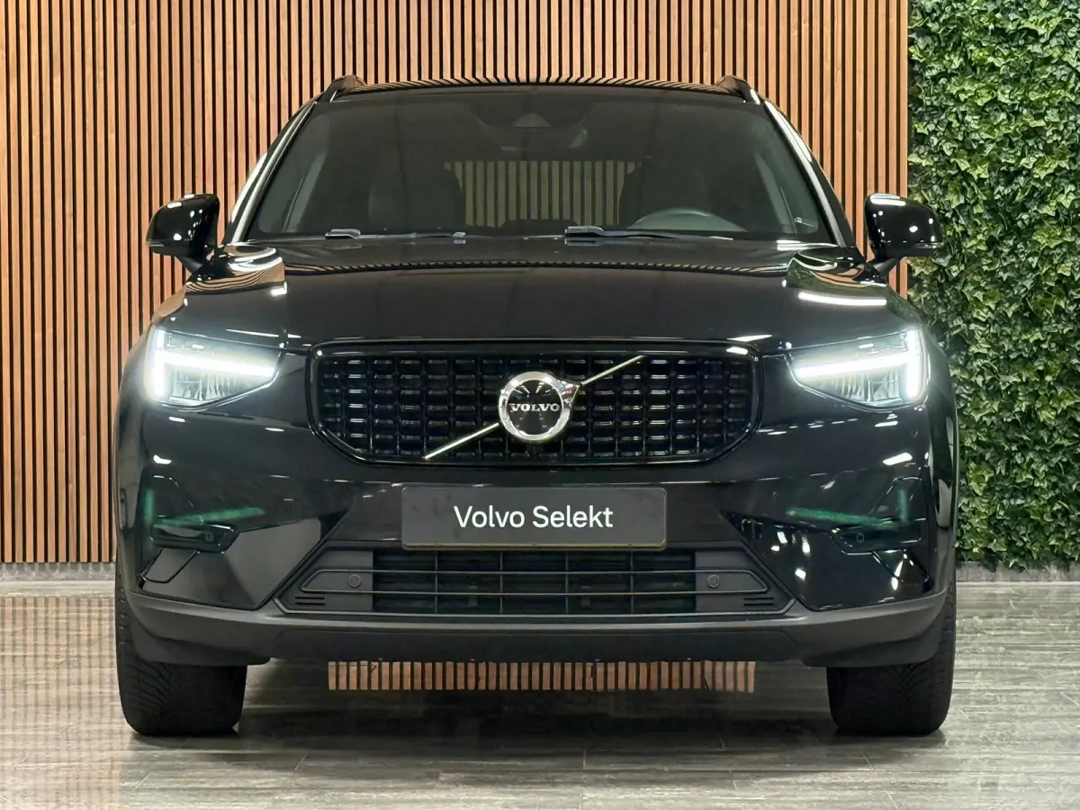 T5 Plus Dark | Trekhaak | Harman Kardon | Parkeercamera | All Season banden | Adaptieve Cruise Control | Pilot Assist | BLIS Dode Hoek Detectie | Bestuurdersstoel elektrisch geheugen | Stoel