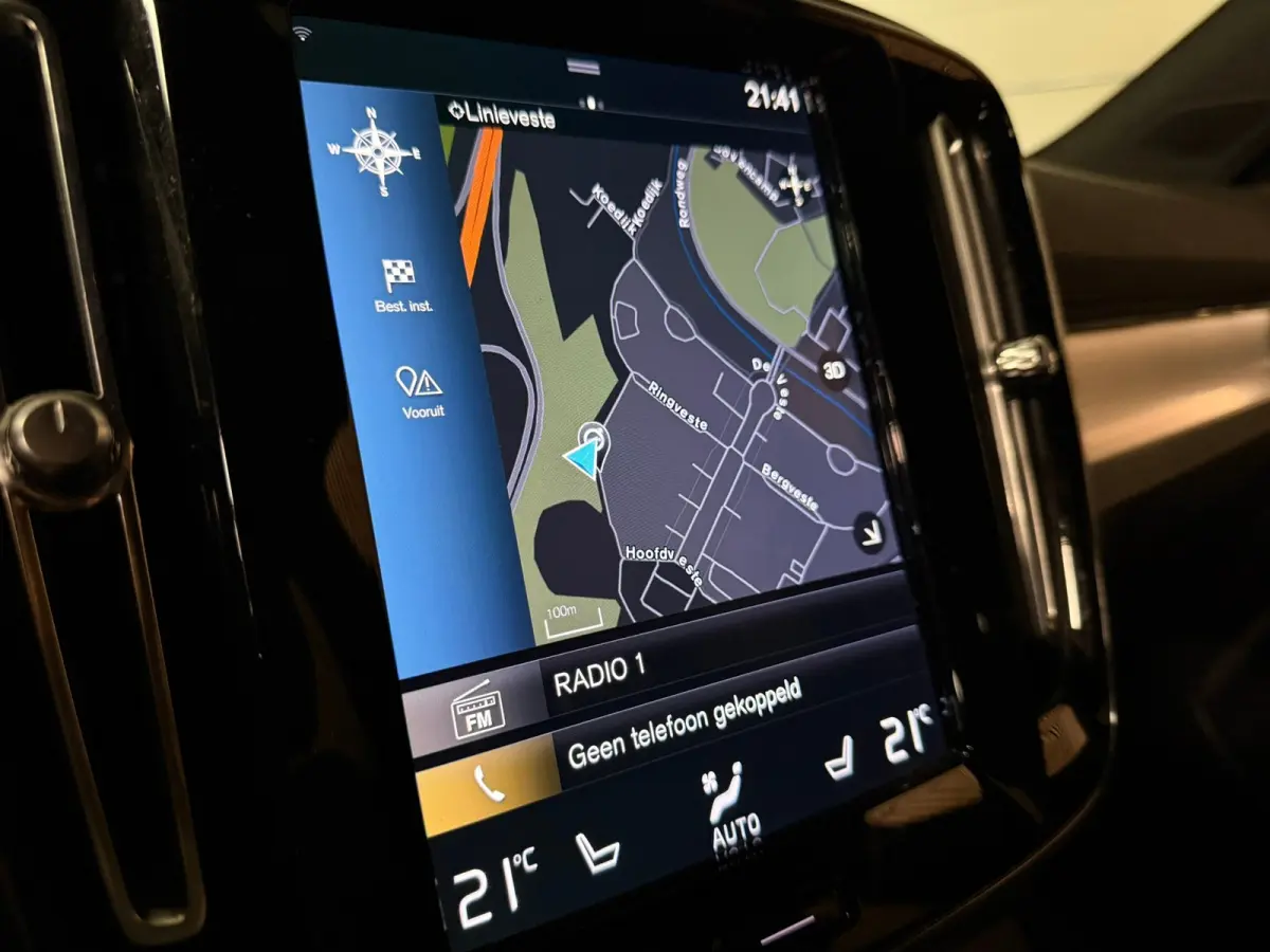 T5 Plus Dark | Trekhaak | Harman Kardon | Parkeercamera | All Season banden | Adaptieve Cruise Control | Pilot Assist | BLIS Dode Hoek Detectie | Bestuurdersstoel elektrisch geheugen | Stoel