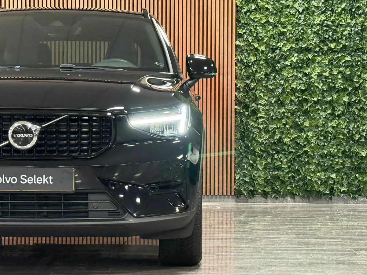 T5 Plus Dark | Trekhaak | Harman Kardon | Parkeercamera | All Season banden | Adaptieve Cruise Control | Pilot Assist | BLIS Dode Hoek Detectie | Bestuurdersstoel elektrisch geheugen | Stoel