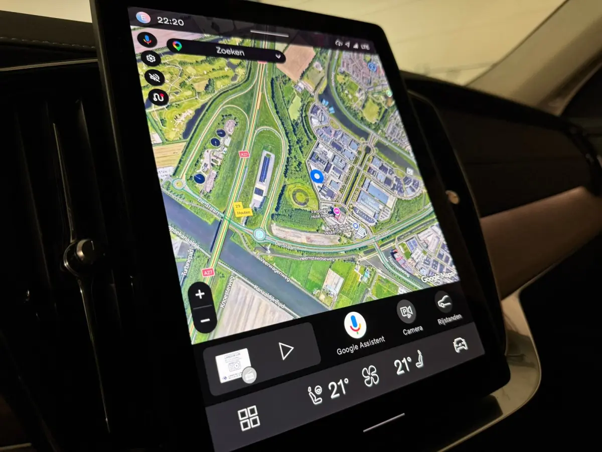 T8 AWD Recharge Ultra Dark | Facelift | Luchtvering | 360 Camera | Head-Up Display | Harman Kardon | 455pk | Adaptieve Cruise Control | Stoelverwarming voor+achter | Stuurwielverwarming | Sc