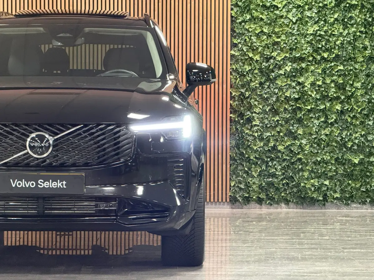 T8 AWD Recharge Ultra Dark | Facelift | Luchtvering | 360 Camera | Head-Up Display | Harman Kardon | 455pk | Adaptieve Cruise Control | Stoelverwarming voor+achter | Stuurwielverwarming | Sc