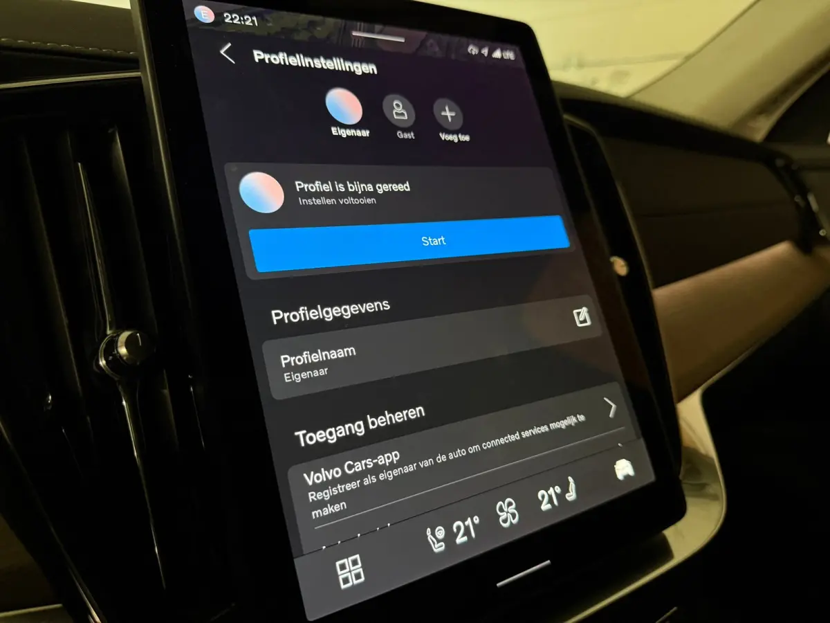 T8 AWD Recharge Ultra Dark | Facelift | Luchtvering | 360 Camera | Head-Up Display | Harman Kardon | 455pk | Adaptieve Cruise Control | Stoelverwarming voor+achter | Stuurwielverwarming | Sc