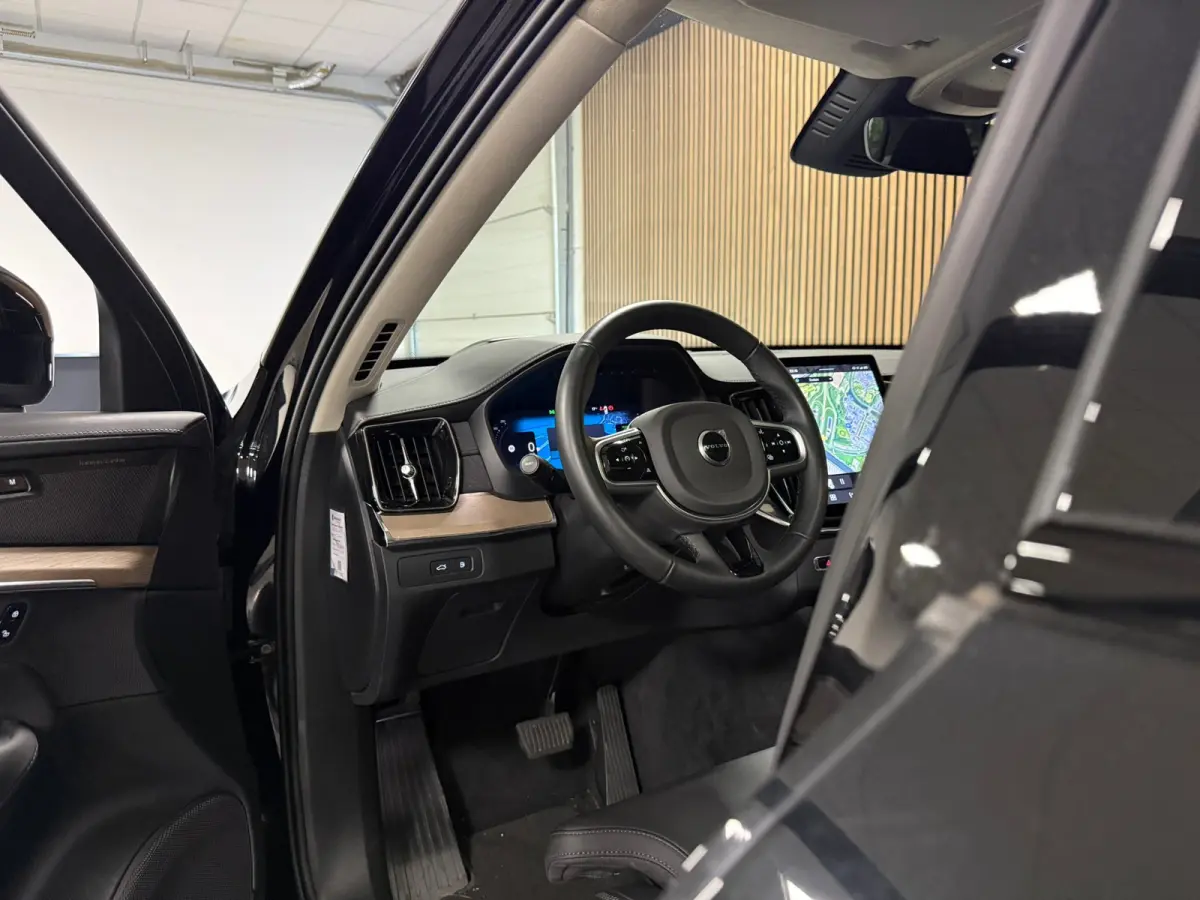 T8 AWD Recharge Ultra Dark | Facelift | Luchtvering | 360 Camera | Head-Up Display | Harman Kardon | 455pk | Adaptieve Cruise Control | Stoelverwarming voor+achter | Stuurwielverwarming | Sc