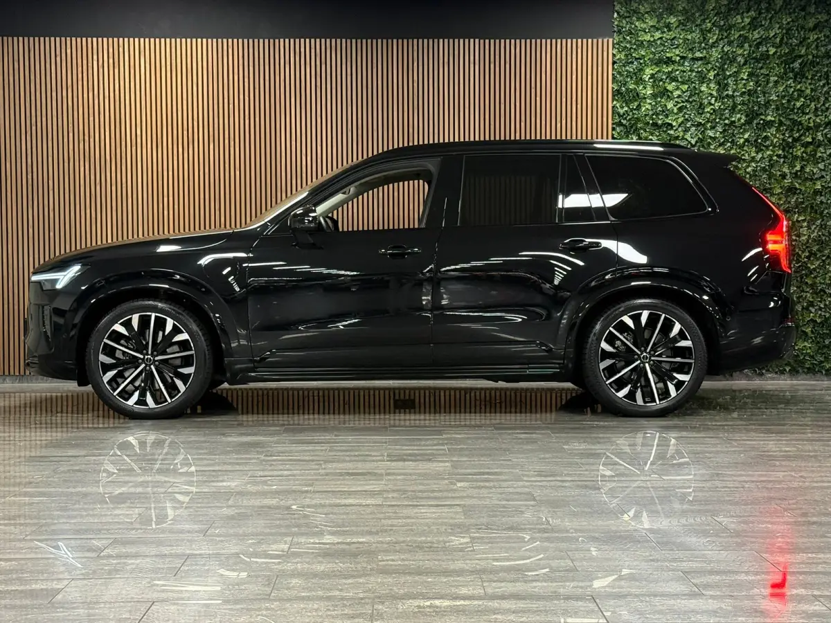 T8 AWD Recharge Ultra Dark | Facelift | Luchtvering | 360 Camera | Head-Up Display | Harman Kardon | 455pk | Adaptieve Cruise Control | Stoelverwarming voor+achter | Stuurwielverwarming | Sc