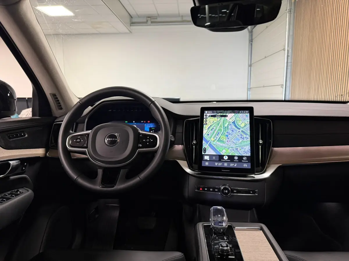T8 AWD Recharge Ultra Dark | Facelift | Luchtvering | 360 Camera | Head-Up Display | Harman Kardon | 455pk | Adaptieve Cruise Control | Stoelverwarming voor+achter | Stuurwielverwarming | Sc