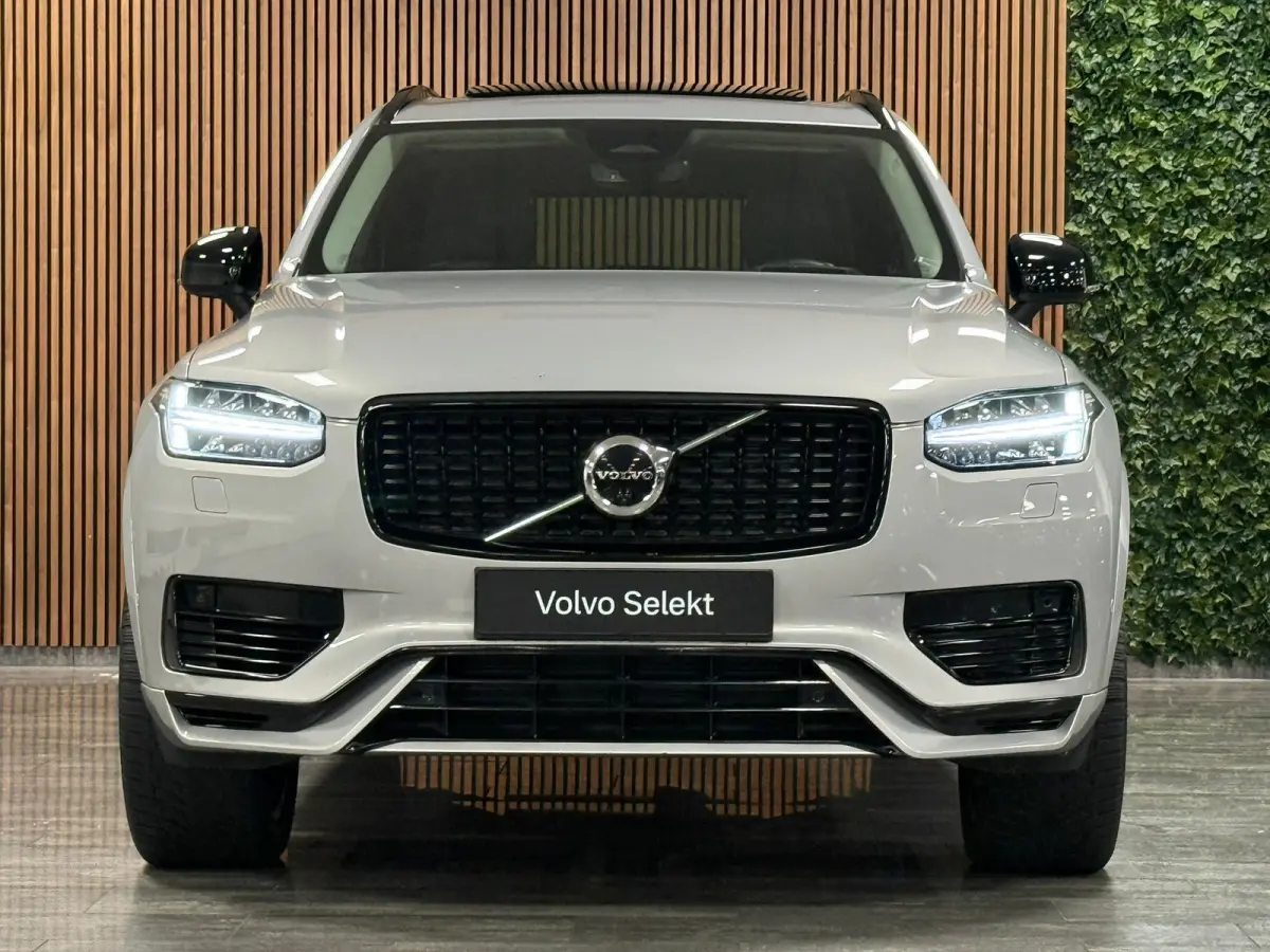 T8 AWD Recharge Ultra Ultimate Dark | Trekhaak | Stoelventilatie | 360 Camera | Head-Up Display | Harman Kardon | 455pk | Stoelmassage | Adaptieve Cruise Control | Stoelverwarming voor+achte