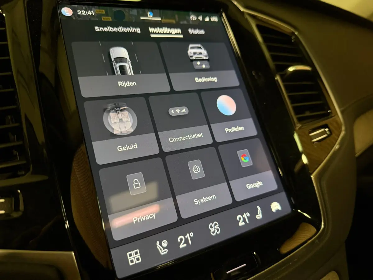 T8 AWD Recharge Ultra Ultimate Dark | Trekhaak | Stoelventilatie | 360 Camera | Head-Up Display | Harman Kardon | 455pk | Stoelmassage | Adaptieve Cruise Control | Stoelverwarming voor+achte