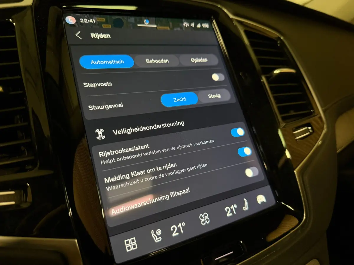 T8 AWD Recharge Ultra Ultimate Dark | Trekhaak | Stoelventilatie | 360 Camera | Head-Up Display | Harman Kardon | 455pk | Stoelmassage | Adaptieve Cruise Control | Stoelverwarming voor+achte